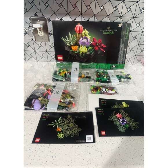 LEGO Botanicals Succulents 10309 w/ Box and Instruction Manuals Complete - Picture 1 of 12